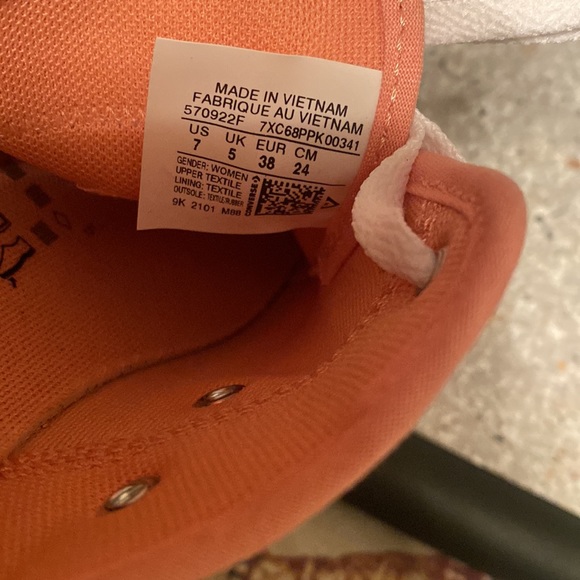 Converse slip on size 7 pink new no box - Picture 5 of 5